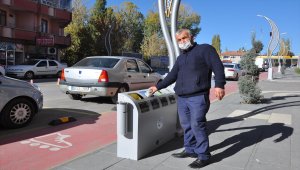 Sorgun'da caddelere evsel atık kutuları yerleştirildi