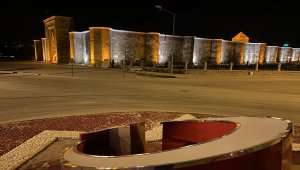 Sultanhanı Kervansarayı'na Azerbaycan bayrağı asıldı