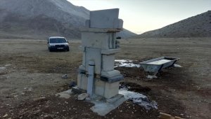 Tomarza'da yayladaki çeşme tahrip edildi