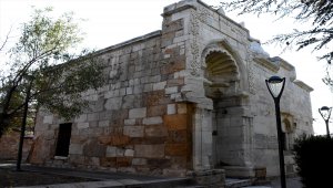 Türkçe'nin "garip" şairi: Aşık Paşa