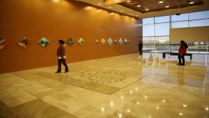 Türkiye'de yaşayan Hollandalı sanatçıların eserleri Nevşehir'de sergileniyor