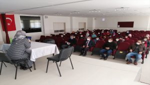 Ulaş'ta "Cami ve Genç" konulu konferans verildi