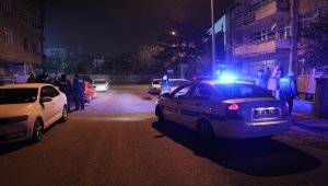 Babaevinin önünde havaya ateş açan kardeşler gözaltına alındı