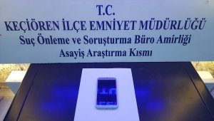 Başkentte bir kadının çantasını çalan motosikletli kapkaç şüphelisi çalıştığı iş yerinde yakalandı