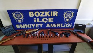Bozkır'da ruhsatsız silahlar ele geçirildi
