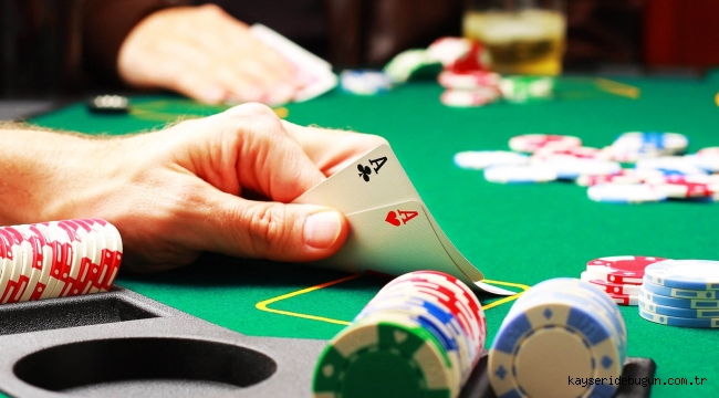 Eskişehir'de mühürlü iş yerinde kumar oynayan 35 kişiye para cezası