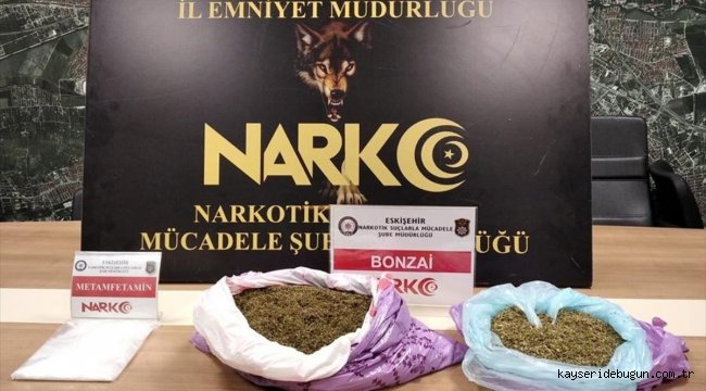 GÜNCELLEME - Eskişehir'deki uyuşturucu operasyonunda gözaltına alınan 7 şüpheliden 2'si tutuklandı