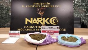 GÜNCELLEME - Eskişehir'deki uyuşturucu operasyonunda gözaltına alınan 7 şüpheliden 2'si tutuklandı