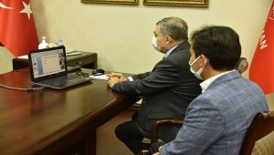 Karaman Valisi Işık, öğrencilerin uzaktan eğitim dersine katıldı