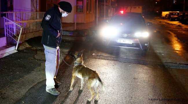 Kayseri'de bir evde uyuşturucu kullanan 8 kişi gözaltına alındı 