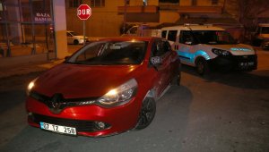 Kayseri'de polis aracına çarpıp kaçan 2 kişi, kovalamaca sonucu yakalandı