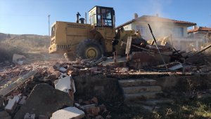 Kırıkkale'de metruk 50 bina yıkıldı