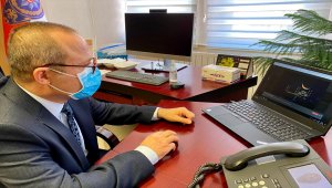 Kırşehir Emniyet Müdürü Türesin ile İl Jandarma Komutanı Albay Kuran AA'nın "Yılın Fotoğrafları" oylamasına katıldı