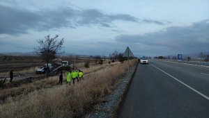 Konya'da otomobil şarampole devrildi: 1 ölü, 1 yaralı