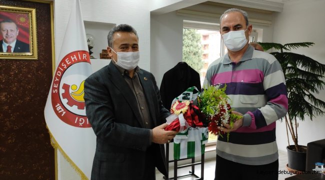 Seydişehir Belediye Başkanı Tutal'dan engelli çalışma arkadaşlarına jest