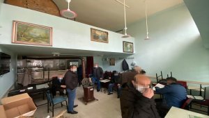 Sivas'ta iskambil oynanan okey salonundaki 10 kişiye para cezası