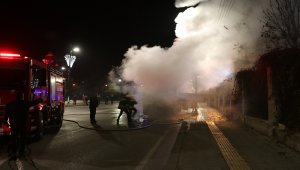 Sivas'ta karton yüklü kamyoneti yanan sürücüyü vali teselli etti