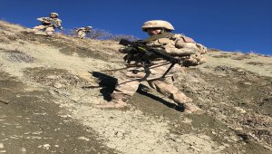 Sivas'ta komandolar soğuk havaya rağmen operasyonlarını sürdürüyor