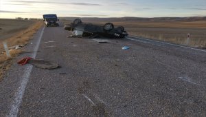 Sivas'ta otomobil devrildi: 1 ölü, 1 yaralı