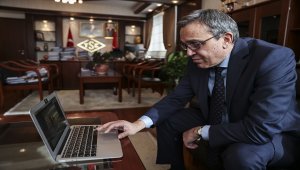 TSE Başkanı Adem Şahin, AA'nın "Yılın Fotoğrafları" oylamasına katıldı