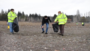 ASKİ, baraj ve göl kıyılarındaki atık ve çöpleri temizliyor