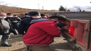 Bahşılı'da trökterler için reflektör dağıtıldı