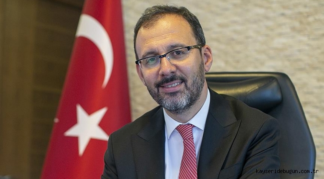 Bakan Kasapoğlu'ndan öğrencilere karne hediyesi 10 bin kitap