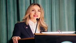 CHP Kadın Kolları Genel Başkanı Nazlıaka, Eskişehir'de sivil toplum kuruluşu temsilcisi kadınlarla buluştu: