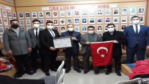 Çubuk Ülkü Ocakları üyeleri şehit yakınlarını ziyaret etti