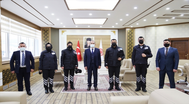 Cumhuriyet Üniversitesi Koruma ve Güvenlik Birimi personellerinin üniformaları yenilendi