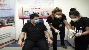 Demokrat Parti Genel Başkanı Gültekin Uysal Kovid-19 aşısı yaptırdı: