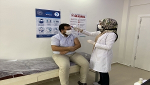 Eskil ilçesinde sağlık çalışanlarına CoronaVac aşısının ilk dozu yapılmaya başlandı