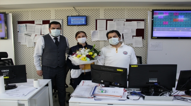 Eskişehir'de emekliye ayrılan sağlık çalışanı mesai arkadaşlarına telsiz anonsuyla veda etti