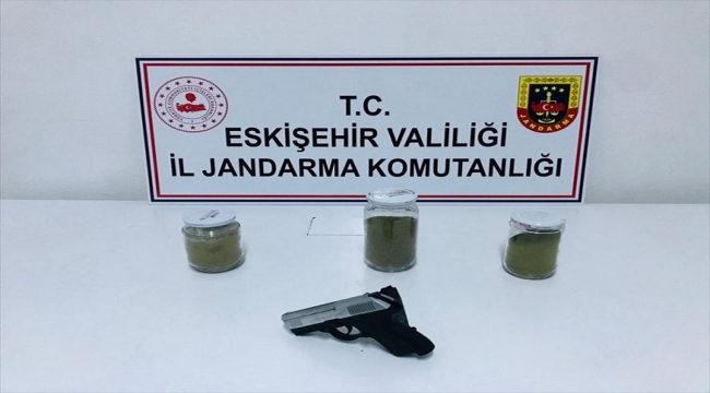Eskişehir'de uyuşturucu operasyonunda 2 şüpheli kovalamaca sonucu yakalandı