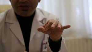 Göğüs cerrahının yanlışlıkla yutulan cisimlerden oluşan koleksiyonunda toplu iğneler başı çekiyor