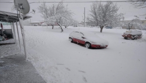 Hüyük'te kar nedeniyle sürücüler zor anlar yaşadı