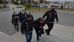 Karaman'da uyuşturucu operasyonunda yakalanan 3 zanlıdan 2'si tutuklandı