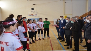 Karaman Valisi Işık, Goalball Kadın Milli Takımı'nı ziyaret etti