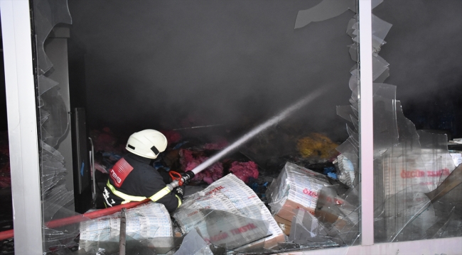 Kırıkkale'de maske üretim atölyesinde çıkan yangın hasara neden oldu