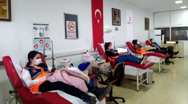 Kırşehir'de AFAD gönüllüsü gençlerden kan bağışı