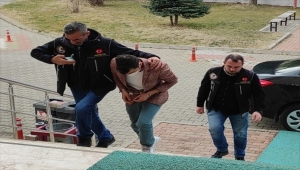 Konya'da bıçakla tehdit ettiği kadının parasını gasbeden şüpheli tutuklandı