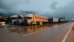 Konya'da kar yağışı ulaşımda aksamalara neden oluyor