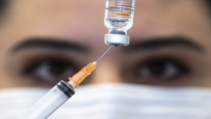 Kovid-19 aşısı yaptıran sağlık çalışanı sayısı 700 bini geçti