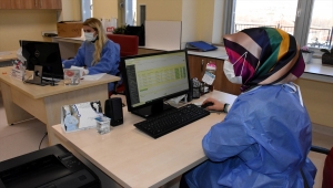 "Kovid-19 savaşçıları" ön yargılar ve bilgi kirliliğiyle de mücadele ediyor