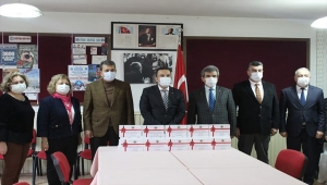 Nallıhan Belediyesinden 100 öğrenciye tablet