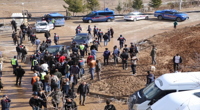 Nevşehir'de trafik kazasının tarafları arasındaki sopalı kavgada 2 kişi yaralandı