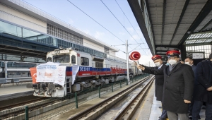 Rusya ve Çin'e gidecek ihracat trenleri Ankara Gar'dan uğurlandı