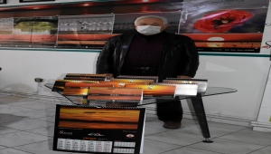 Seyfe Gölü'nü 14 yıldır takvimlerle tanıtıyor