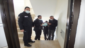 Sivas'ta polisten yürüme engelli Buğra'ya doğum günü sürprizi