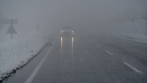 Sivas'ta yüksek kesimlerde kar yağışı ve sis etkili oluyor